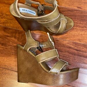 Steve Madden Whin Brown Wedge Sandals size 8